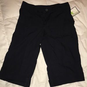 NWT Black Sporty Snap-Up Capri Pants
